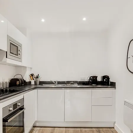 Oceanic Bliss With Free Park And Netflix Apartment Birmingham Exterior photo